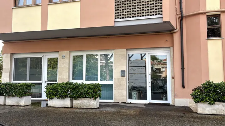 Facciata dello studio della psicologa a Roma, zona Eur-Mostacciano